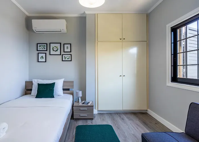 Appartement Peale's 2-br & Balcony In Mackenzie Larnaca