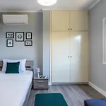 Lejlighed Peale's 2-br & Balcony In Mackenzie Larnaca