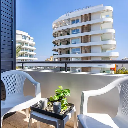 Apartment Peale's 2-br Apt&balcony In Mackenzie Larnaka
