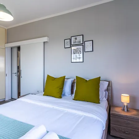 아파트 Peale's 2-br & Balcony In Mackenzie *